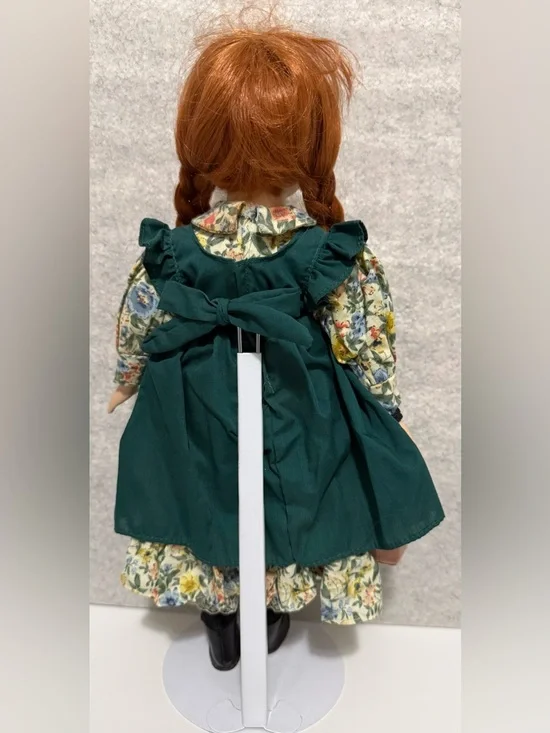 16โ Anne of Green Gables porcelain doll - Picture 5 of 10